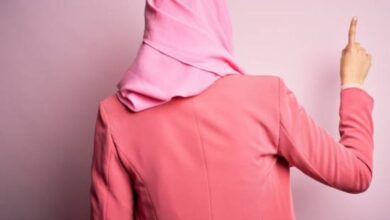 pink hoodie hijab fight